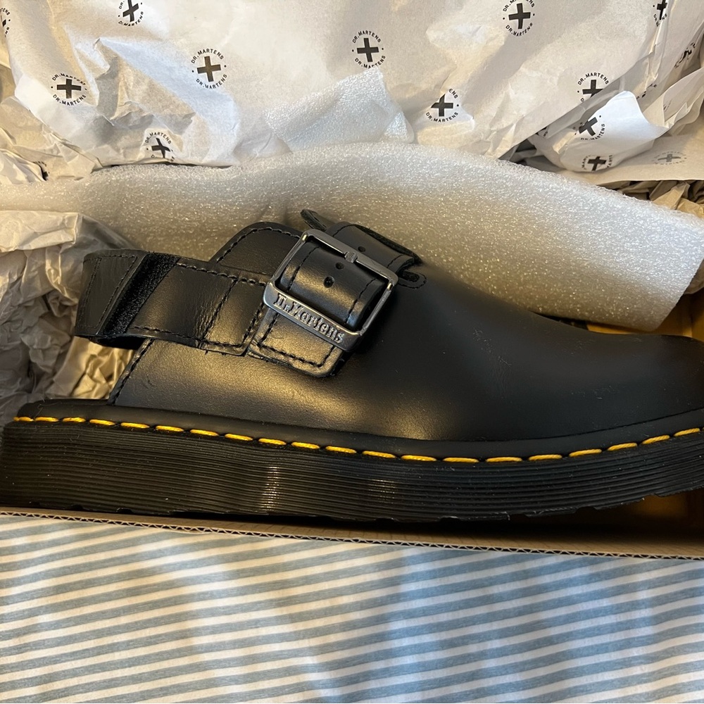 NWT Jorge II Black Dr. Martens size9 BRAND NEW